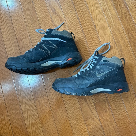 Nike ACG Salbolier Mid Waterproof Boots Shoes Mens 8 Suede Leather Hiking Trail